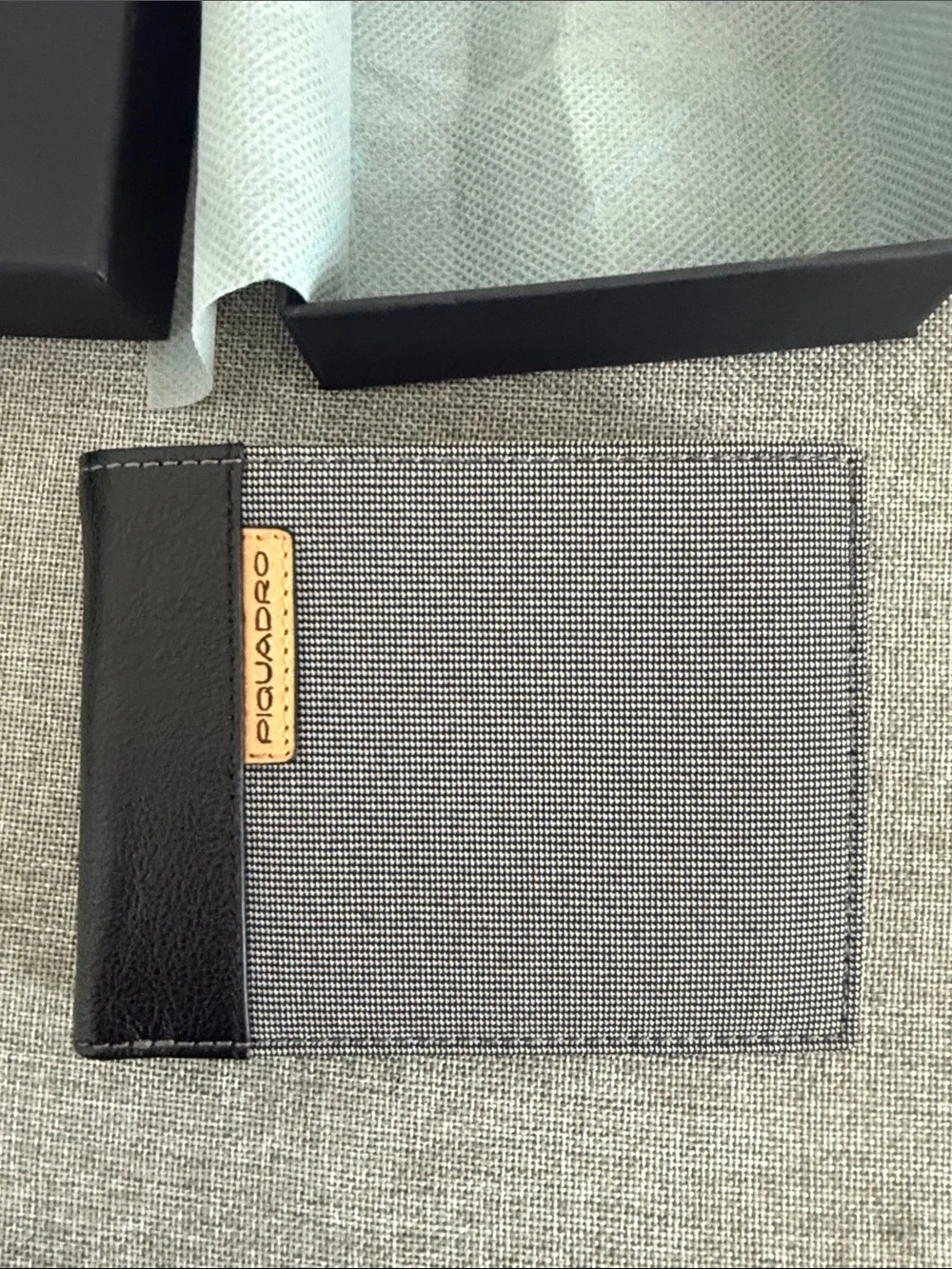 Piquadro blade collection Two-Tone Leather Bifold Wallet